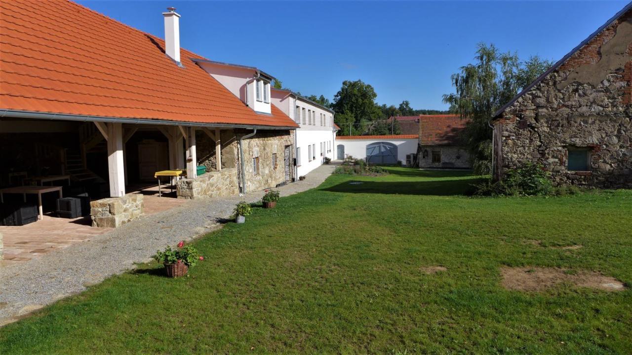 Orechovy Dvur Velke Nepodrice Esterno foto